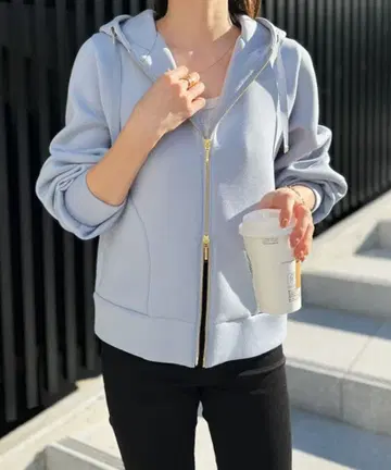 엠마 테일러 종이상자 집업 후드티