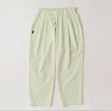 라이트 그린 턱인 이지 팬츠