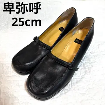 히미코 스퀘어토 블랙 힐 펌프스