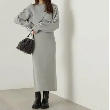 프로포션 바디 드레싱 레이스업 니트 원피스