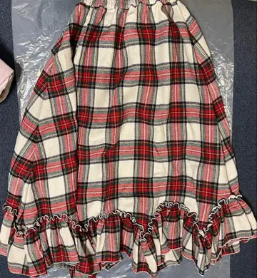 merry jenny 프릴 체크 플레어 스커트