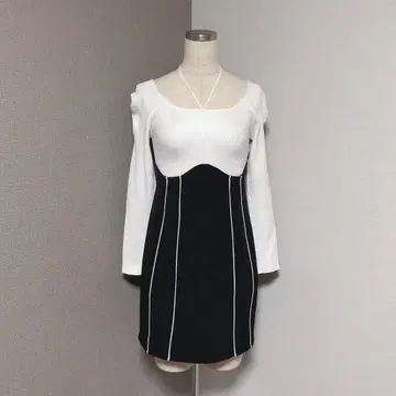 립 서비스 절개 리브 니트 원피스