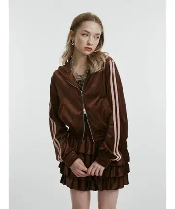 jouetie 벨로아 셋업 zip 후디 스커트 브라운