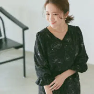 cohina 라인 플라워 카슈쿨 블라우스 머메이드 스커트 블랙