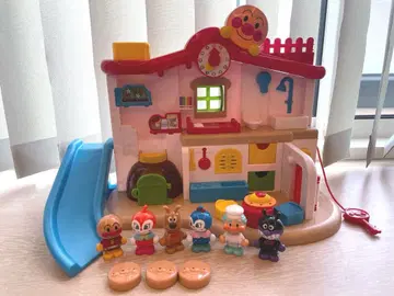 호빵맨 첫 하우스 친구들과 파티 DX