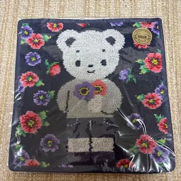 [ 미사용 새상품 ] 페이러 파밀리아 콜라보 손수건