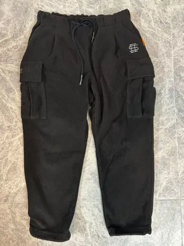 seesee 플리스 카고 팬츠 S 사이즈