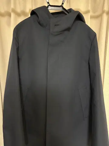 블랙 후드 부착 자켓