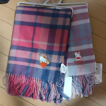 [ 미사용 새상품 ] 헬로키티 자수 스톨 머플러 산리오 세트