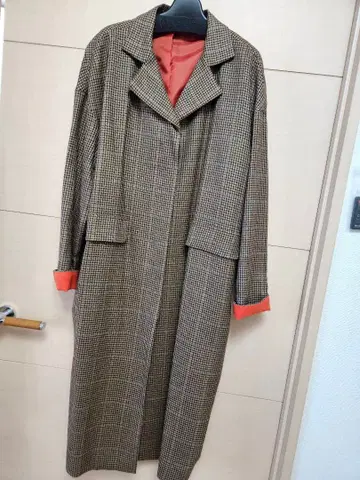 브라운 계열 체크 롱 코트