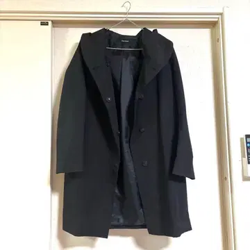 후드 부착 블랙 체스터 코트