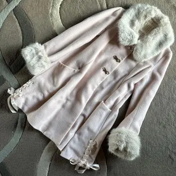 시크릿 허니 퍼 달린 핑크 롱 코트