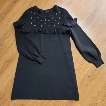 TO BE CHIC 프릴 니트 튜닉 40