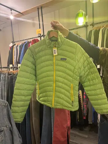 FTI 파타고니아 라임 그린 다운 재킷 가격 인하 가능