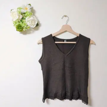 극미품 도쿄 스타일 다크 브라운 V넥 슬리브리스 스웨터 [ M ]