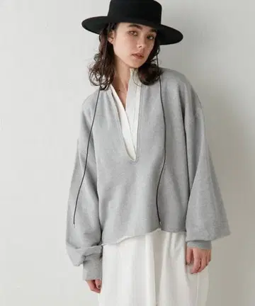 맨투맨 V넥 풀오버 그레이