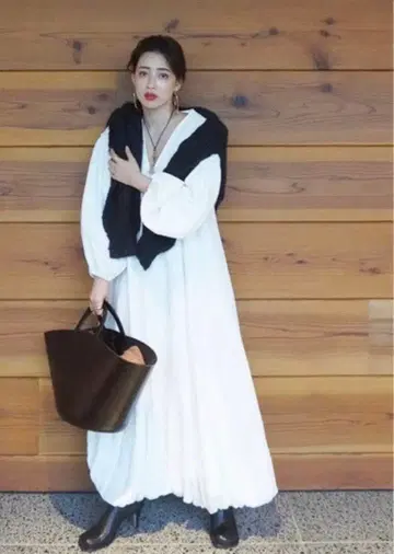 [새상품급] ETRE TOKYO 벌룬 슬리브 원피스 White