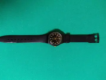 Swatch 블랙 아날로그 손목시계