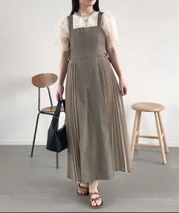 사이드 플리츠 점프 스커트