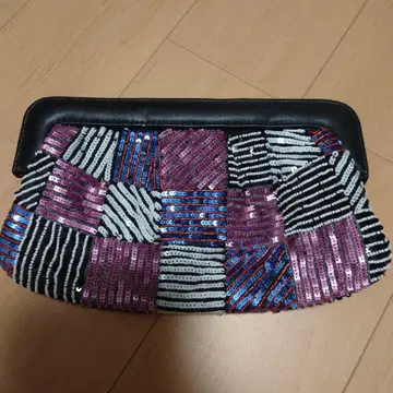 GRACE CONTINENTAL 클러치백 비즈 디자인