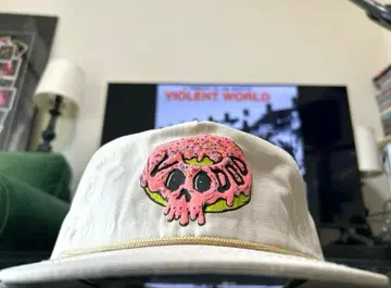 USA Voodoo Doughnut 도넛 캡 베이지