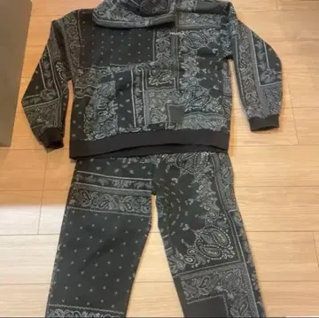 RVCA 반다나 패턴 셋업 L