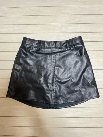 GYDA 블랙 레더 스커트