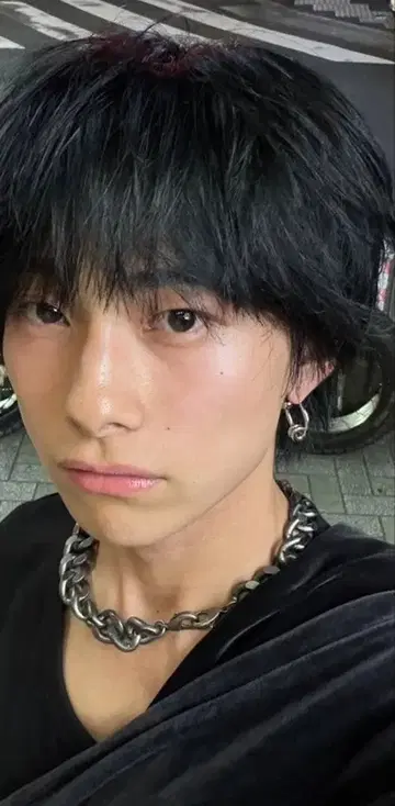 아오바 군 착용 Justine Clenquet Alan 나비 귀걸이