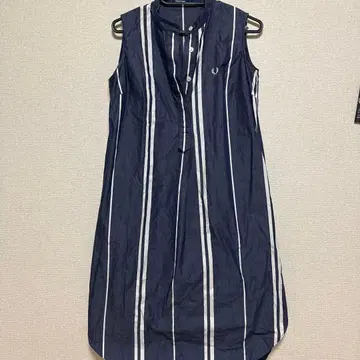 네이비 스트라이프 슬리브리스 원피스