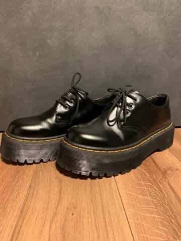 새상품급!! 잉글랜드제 DrMartens 통굽