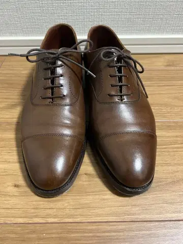 크로켓 & 존스 KENT 5E 브라운