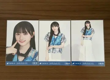 카와사키 사쿠라 노기자카46 브로마이드 파랑 x 화이트 코디