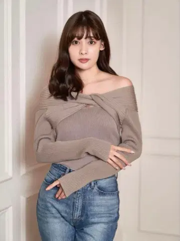 herlipto 트위스트 컷아웃 립 니트 탑