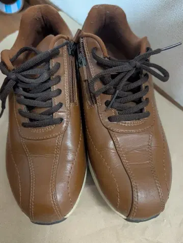 미즈노 워킹화 카멜