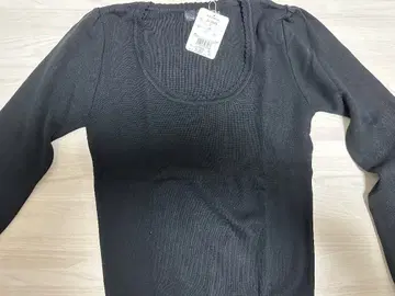 [ 미사용 새상품 ] 여성용 Karl Park Lane 스웨터 블랙