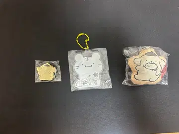 화이트 타이거와 블랙 타이거 산리오 캐릭터즈 콜라보 폼폼푸딩