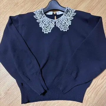 그린 라벨 릴랙싱 카라 부착 니트