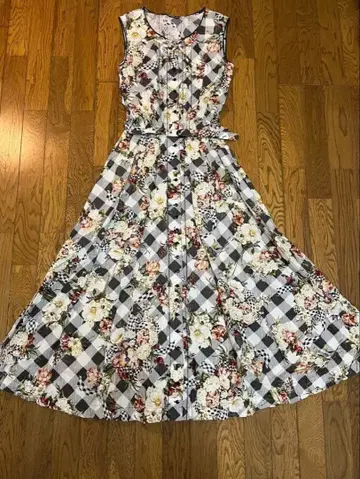 INGEBORG 꽃무늬 체크 슬리브리스 맥시 길이 원피스