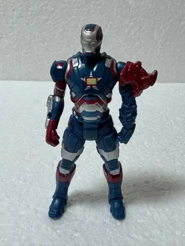 마블 유니버스 아이언 패트리어트 피규어