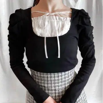 NOMAE 프릴 레이어드 긴팔 상의 블랙