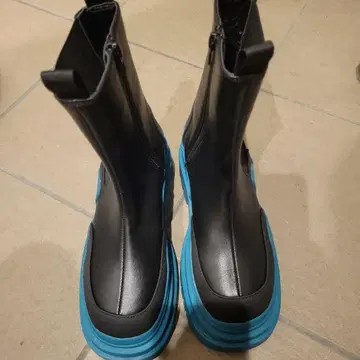 사이드 고어 부츠 블랙/블루 통굽