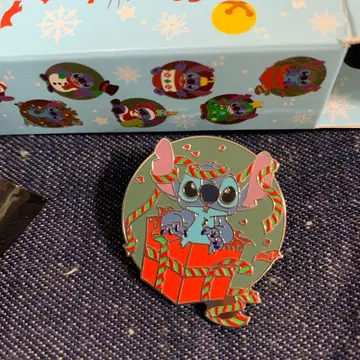 디즈니 스토어 스티치 선물 박스 시크릿 핀 배지