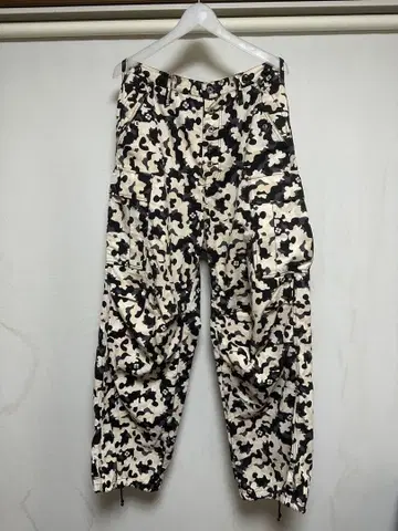 SUGARHILL FLOWER CAMO CARGO TROUSERS 34
