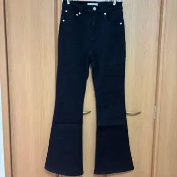 JEANASIS 블랙 플레어 데님