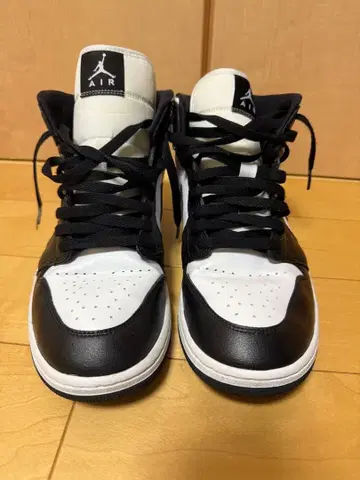 Jordan Air 스니커즈 US 9.5 (블랙/화이트)