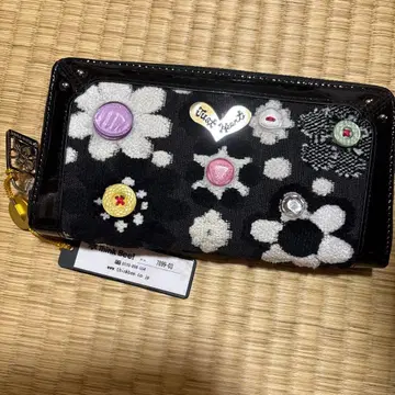 Think Bee 꽃무늬 버튼 장식 장지갑