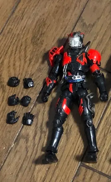 S.H. 피규아트 가면라이더 드라이브 타입 초 데드 히트