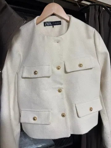 ZARA 화이트 노카라 자켓