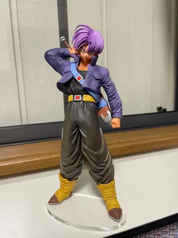 드래곤볼 레전즈 트렁크스 피규어