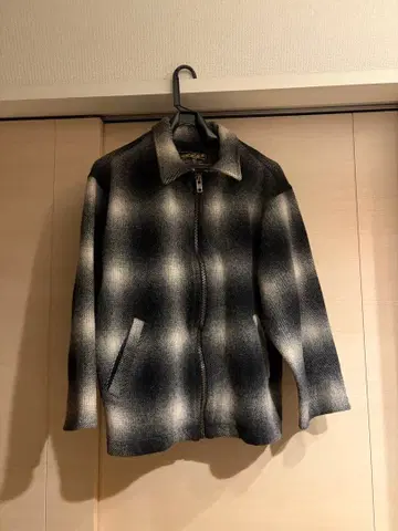 EDDIEBAUER 에디바우어 블랙 택 화이트 블랙 옴브레 블루종 섀도우